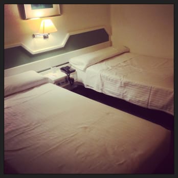 Hotel Husa Chamartín - Very dorm like rooms - Hotels Near Me - Madrid, M