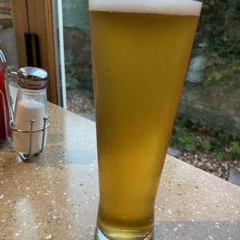 Schlafly Bankside - Hefeweizen- 16 oz - Brewpubs Near Me - Saint Charles, Missouri Schlafly Bankside - Hefeweizen- 16 oz - Brewpubs Near Me - Saint Charles, Missouri