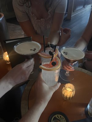 Howards Bar & Club by null