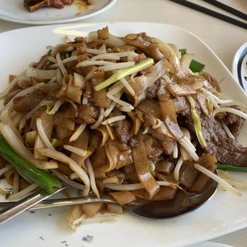 Fung Wong - Beef Chow Fun - Chinese Near Me - San Francisco, California Fung Wong - Beef Chow Fun - Chinese Near Me - San Francisco, California