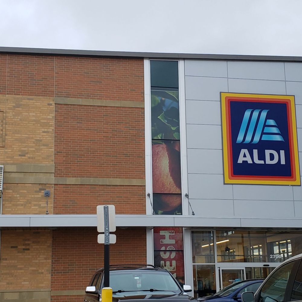 ALDI - Naperville's ALDI is fine, but I had a psychopath accost me in the parking lot. Never coming back here again! - Grocery Near Me - Naperville, Illinois