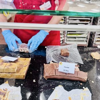 Buc-ee's - Getting my fudge together - Convenience Stores Near Me - Berthoud, Colorado