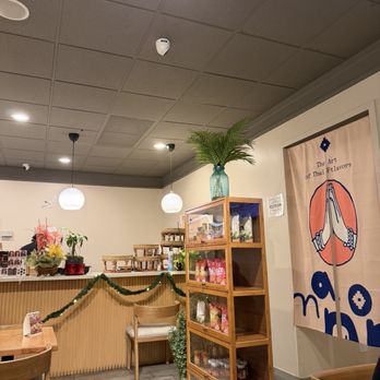 Manon - Thai Near Me - Fullerton, California