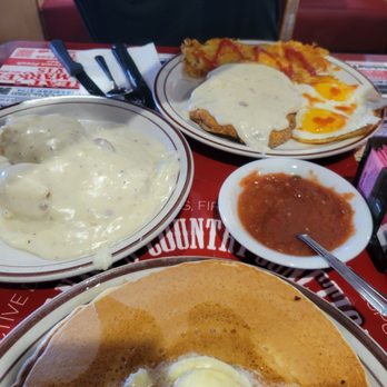 Sandy's Country Junction - Chicken fried steak, hash browns, sunny side up eggs, biscuits and gravy, pancakes, homemade salsa - Coffee & Tea Near Me - Clovis, California Sandy's Country Junction - Chicken fried steak, hash browns, sunny side up eggs, biscuits and gravy, pancakes, homemade salsa - Coffee & Tea Near Me - Clovis, California