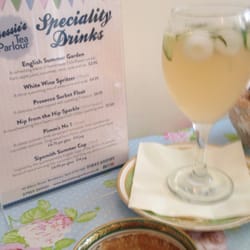 Bessie's Tea Parlour - English summer garden cocktail