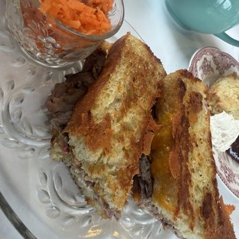 Cambridge Tea House - Breakfast & Brunch Near Me - Marble Cliff, Ohio