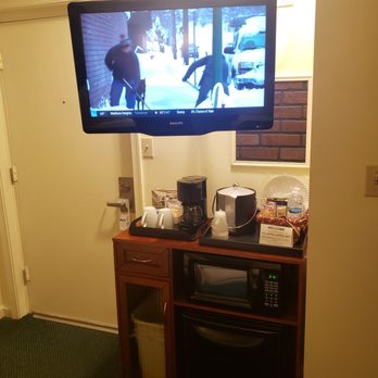 Amherst Inn - Tv, complimentary snacks and amenities - Hotels Near Me - Amherst, Virginia