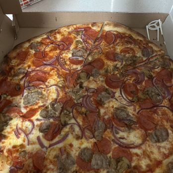 Joe's Pizza - Supreme Pie - Pizza Near Me - Cambridge, Massachusetts