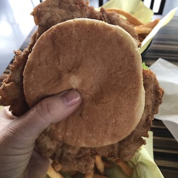 Lucky Duck Cafe - American Near Me - Taylor, Texas