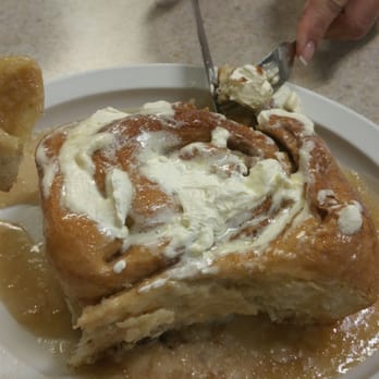 Jeri's Jumbos Cafe - Jumbo Cinnamon roll! - Diners Near Me - Pocatello, Idaho