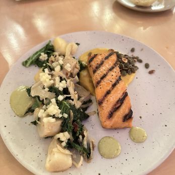 DISH Restaurant - New American Near Me - Lincoln, Nebraska