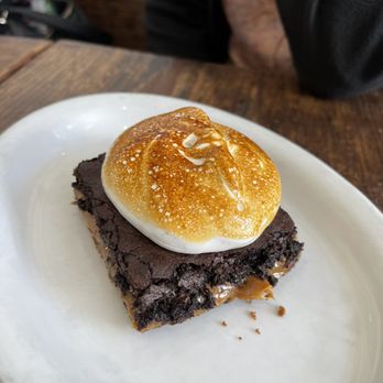 Summer Kitchen +bakeshop - S'mores Brownie - New American Near Me - Berkeley, California Summer Kitchen +bakeshop - S'mores Brownie - New American Near Me - Berkeley, California