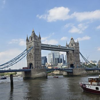 Tower Bridge - Landmarks & Historical Buildings Near Me - London, XGL Tower Bridge - Landmarks & Historical Buildings Near Me - London, XGL
