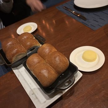 Tom Colicchio's Craftsteak - Brioche Bread - Steakhouses Near Me - Las Vegas, Nevada Tom Colicchio's Craftsteak - Brioche Bread - Steakhouses Near Me - Las Vegas, Nevada
