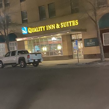 Quality Inn & Suites - Entrance - Hotels Near Me - Virginia, Minnesota Quality Inn & Suites - Entrance - Hotels Near Me - Virginia, Minnesota