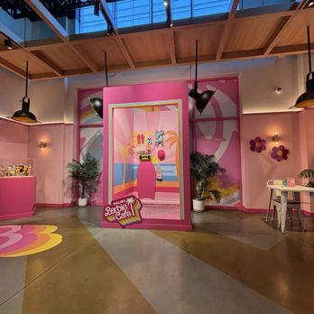 Malibu Barbie Cafe - Cafes Near Me - Las Vegas, Nevada