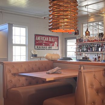 7 Acre BarnGrill - Indoor dining - New American Near Me - Alpharetta, Georgia 7 Acre BarnGrill - Indoor dining - New American Near Me - Alpharetta, Georgia