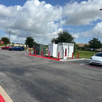 Tesla Supercharger - Cedar Park - Not too busy at 11AM on a Thursday - EV Charging Stations Near Me - Cedar Park, Texas Tesla Supercharger - Cedar Park - Not too busy at 11AM on a Thursday - EV Charging Stations Near Me - Cedar Park, Texas