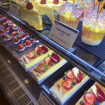 85°C Bakery Cafe - 9/2020 Busy as ever during COVID - Coffee & Tea Near Me - Chino Hills, California