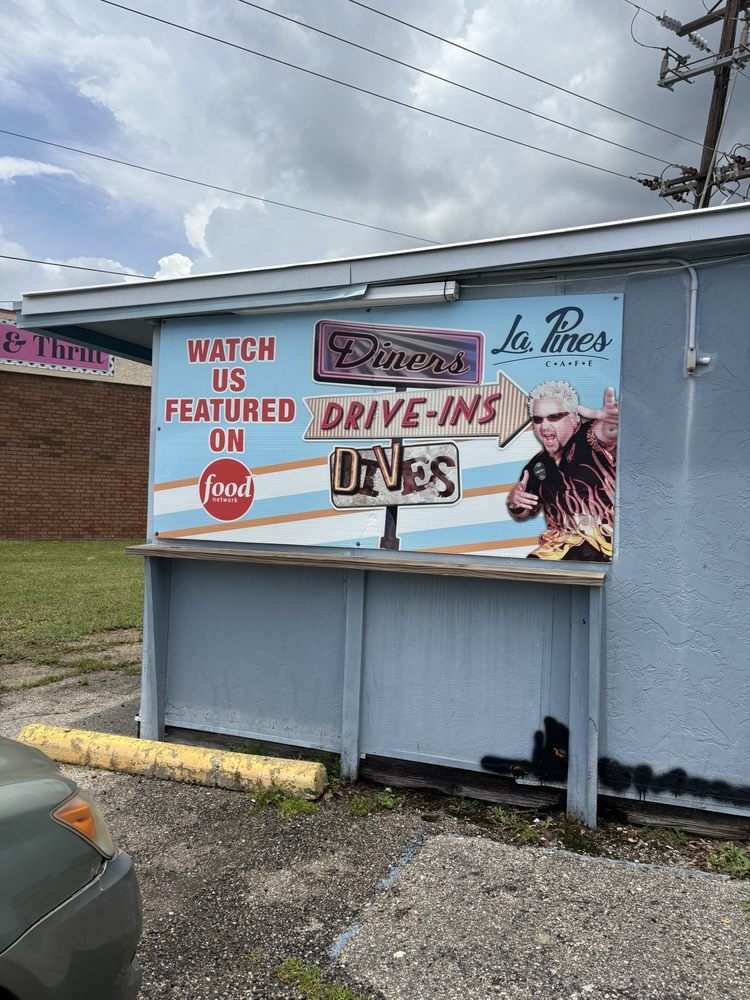 La Pines Cafe