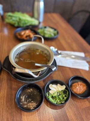 Hanyang Jokbal by null