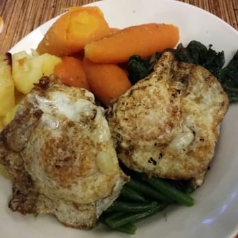Brighton Motel - Kids bowl of vegetables with eggs - Hotels Near Me - Brighton, TAS