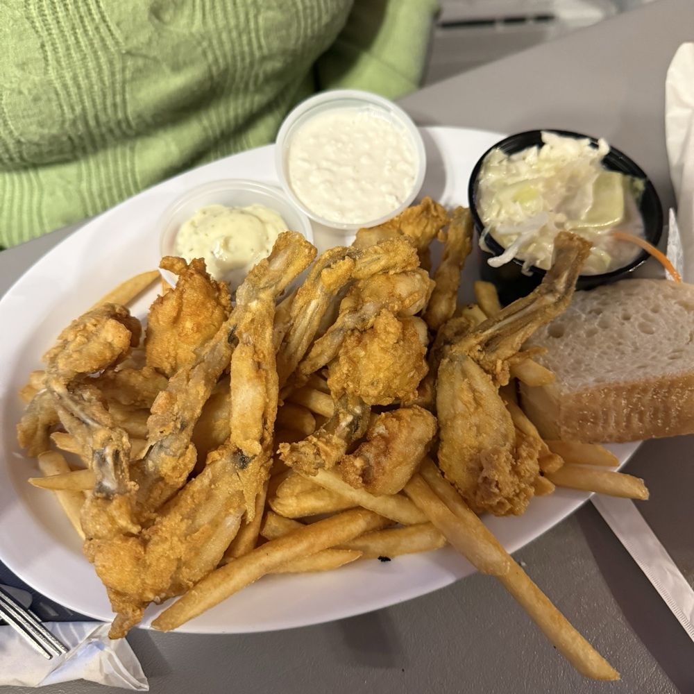 Club 81 Too - Frog legs! - American Near Me - Chicago, Illinois