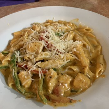 Caroline's - Fettuccini with blackened chicken - American Near Me - Key West, Florida Caroline's - Fettuccini with blackened chicken - American Near Me - Key West, Florida