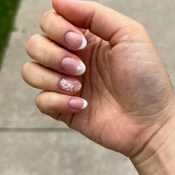 e's beauty studio - French manicure with simple floral design / bridal