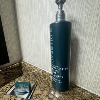 DoubleTree by Hilton Hotel Milwaukee Downtown - Lotion - Hotels Near Me - Milwaukee, Wisconsin DoubleTree by Hilton Hotel Milwaukee Downtown - Lotion - Hotels Near Me - Milwaukee, Wisconsin