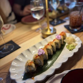 Shiki - Crunchy Hollywood - Sushi Bars Near Me - Omaha, Nebraska