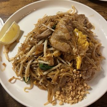 Nalak Thai - Pork pad Thai - Thai Near Me - Fairfax, Virginia Nalak Thai - Pork pad Thai - Thai Near Me - Fairfax, Virginia