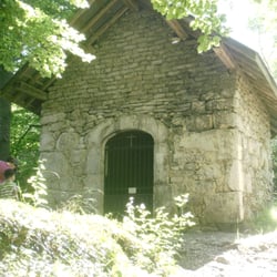 Balade en dessous du Revard sur le chemin du col du Pertuiset - Chapelle Saint Victor