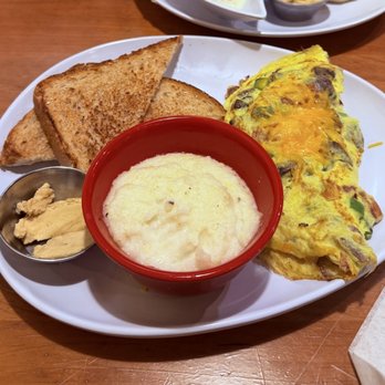 Ruby Sunshine Charlotte Southend - BYO omelette - Breakfast & Brunch Near Me - Charlotte, North Carolina