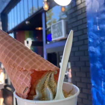 Indigo Cow - Black Seasame swirl with brown sugar + mochi - Ice Cream & Frozen Yogurt Near Me - Seattle, Washington Indigo Cow - Black Seasame swirl with brown sugar + mochi - Ice Cream & Frozen Yogurt Near Me - Seattle, Washington