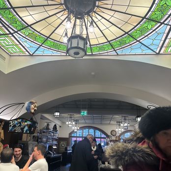 Zum Braunen Mutz - Inside - Bars Near Me - Basel, BS