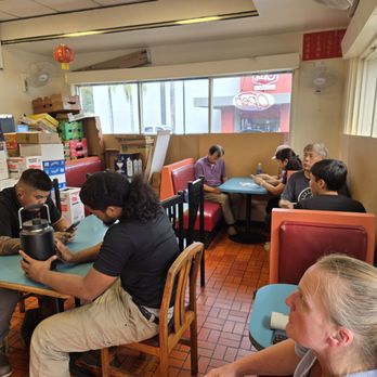 Mark's Drive Inn - Limited seating but pretty filled up at lunch - Hawaiian Near Me - Honolulu, Hawaii