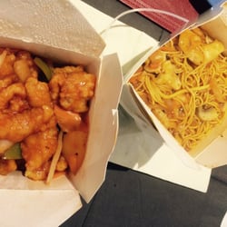 Aroma Noodle Box - Noodle box and classical sweet and sour chicken with rice.