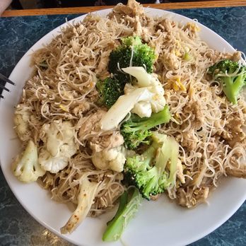 Magic Kitchen Thai Restaurant - Veg Vermicelli - Thai Near Me - Springfield, Illinois