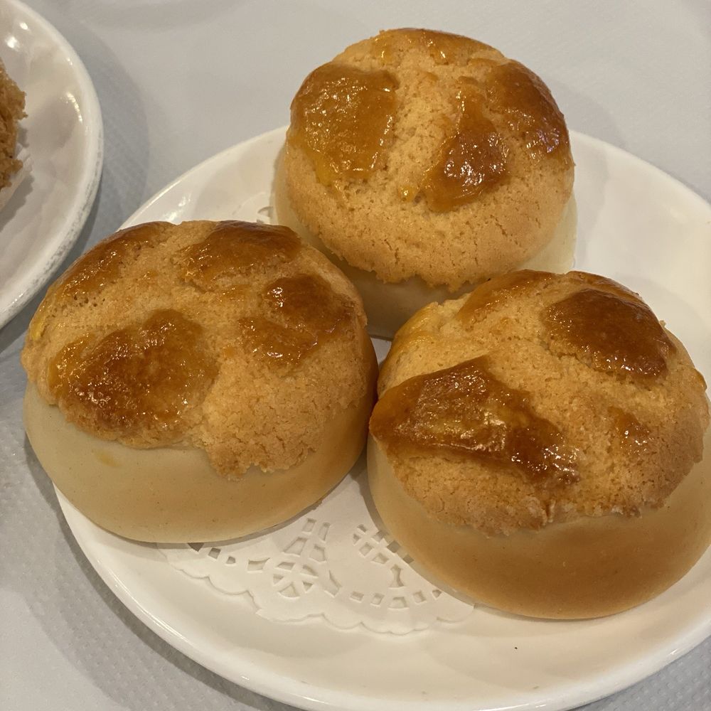 Phoenix Restaurant - Pineapple baked bbq bun - Dim Sum Near Me - Chicago, Illinois