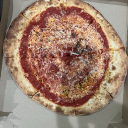 A 14"-ish (effectively 10-11") pizza with a giant crust