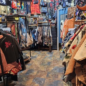 Pitacus Chop Art - Lots of merchandise! - Arts & Crafts Near Me - Honolulu, Hawaii