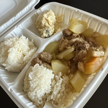 Oni Onoz - Pork and papaya with potato salad - Comfort Food Near Me - Waianae, Hawaii