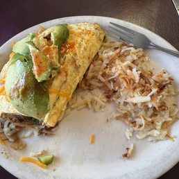 Veggie omelette and hash browns