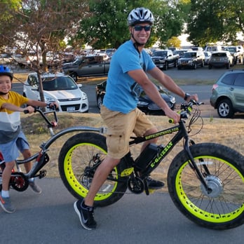 Buffalo Fat Bikes - My son on the tag along - Tours Near Me - Buffalo, New York