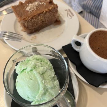 Omonia Cafe - Bakeries Near Me - Astoria, New York