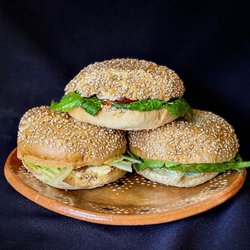 Taquito Mío - Tortas Especiales: Acompañalas con tu guiso favorito e incluye un smoothie en un paquete por $50.
