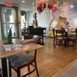 Aroy Thai Garden - Inside