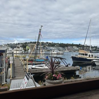 The White Swan Public House - Bars Near Me - Seattle, Washington
