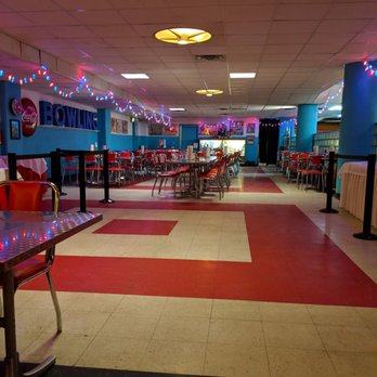Atomic Bowl Duckpin - Big dining area with amazing Linoleum - Bowling Near Me - Indianapolis, Indiana Atomic Bowl Duckpin - Big dining area with amazing Linoleum - Bowling Near Me - Indianapolis, Indiana